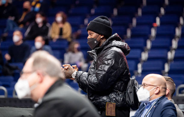 孔帕尼以一 孔帕尼以一